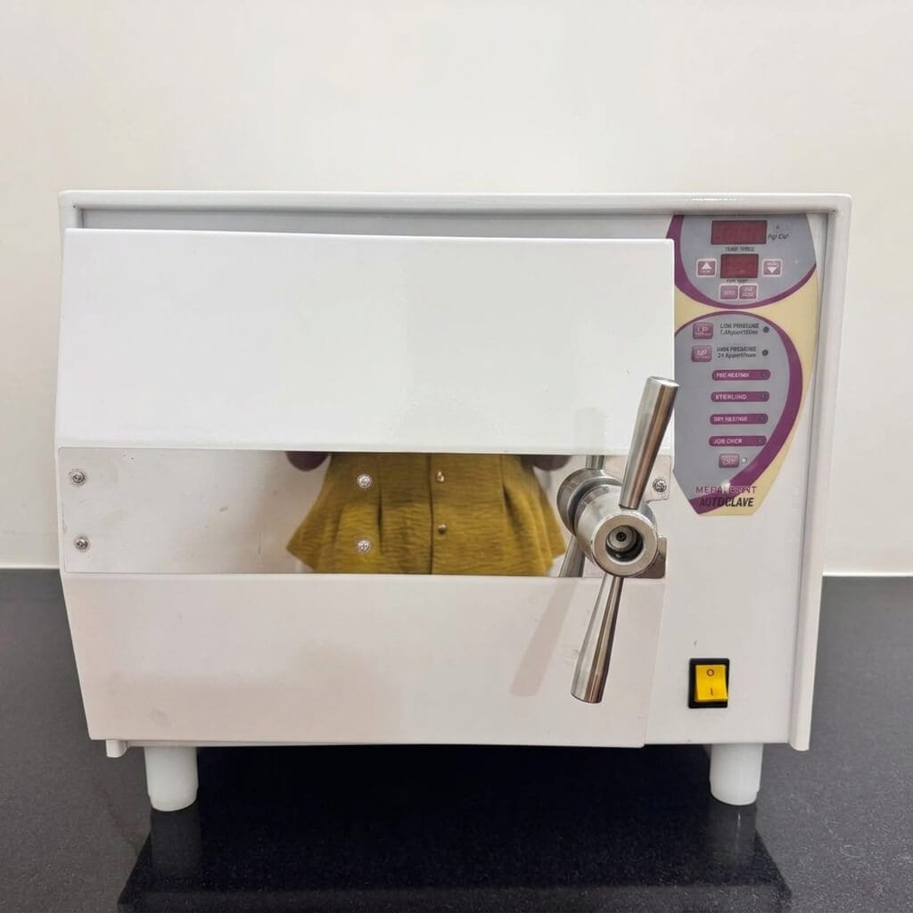 Medikcent Autoclave — High-pressure steam sterilization at Smile Works